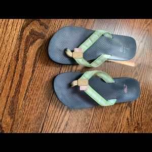 Vineyard Vines flip flops with mint green ribbon